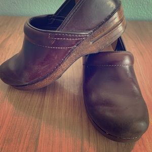 Dansko professional clogs 39 preowned